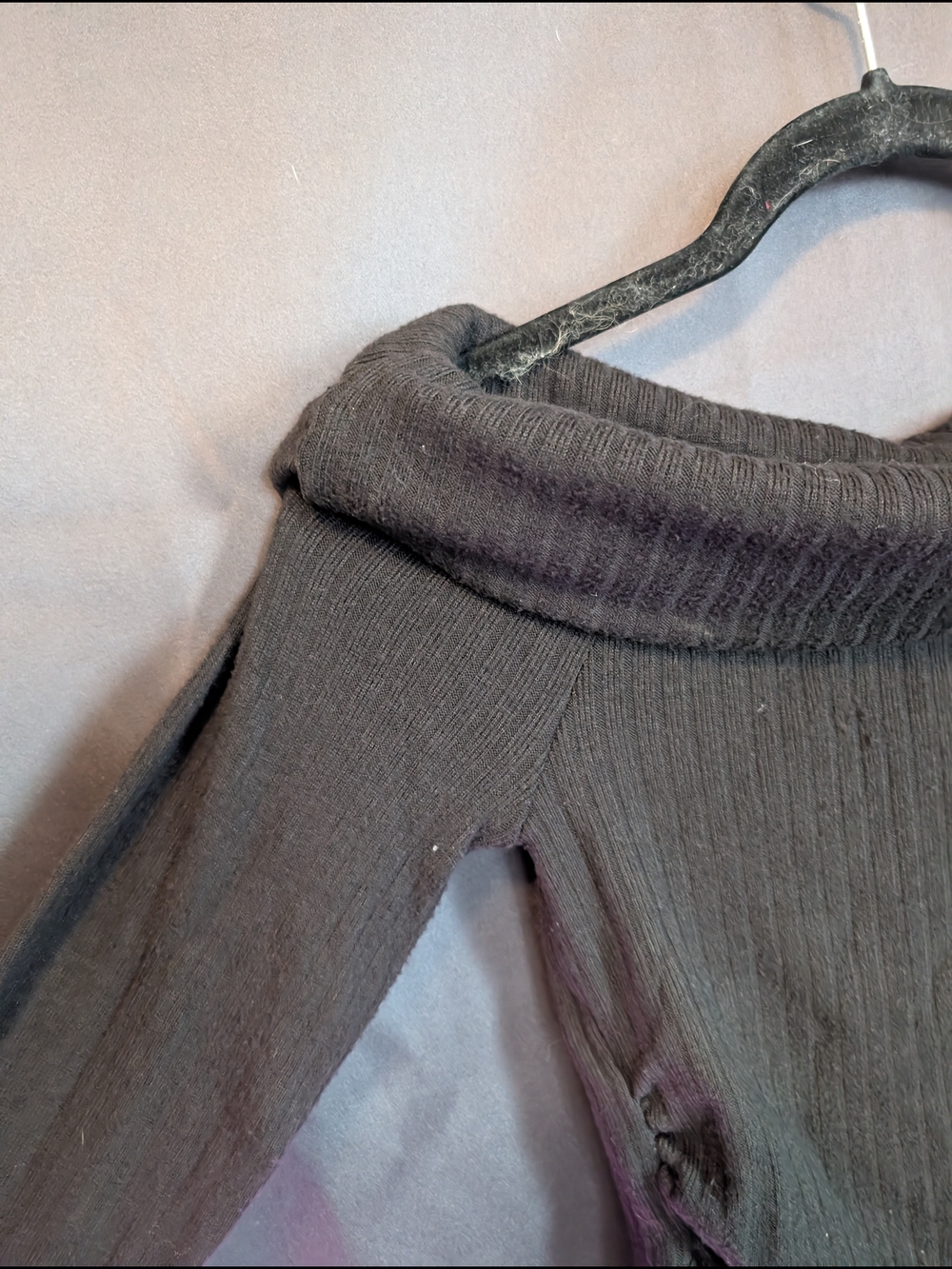 Ardene Black Off-the-Shoulder Ribbed Sweater Flared Scallop Sleeves - Picture 4 of 10